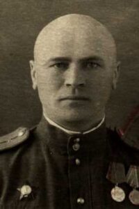 Гусаров Иван Яковлевич