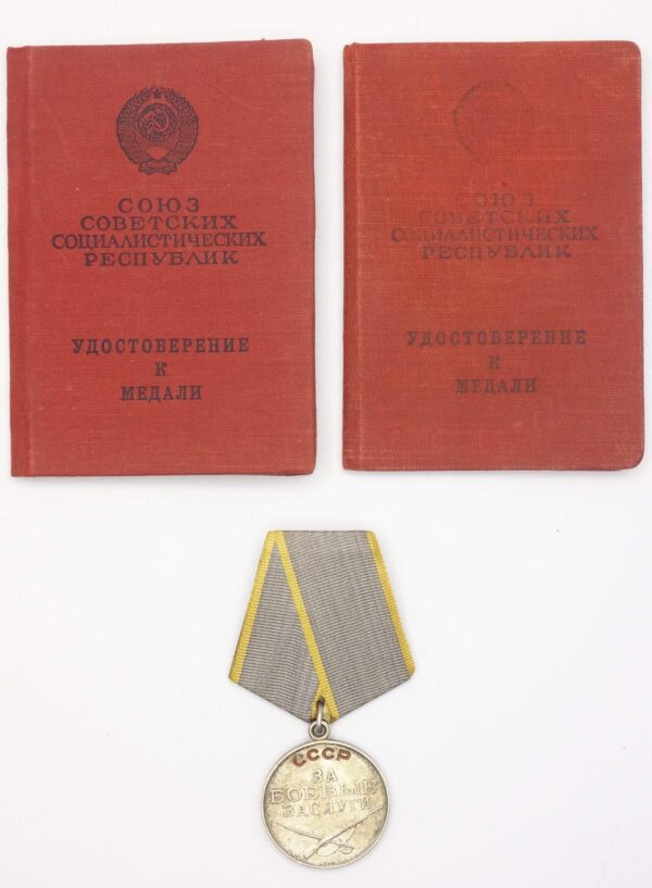 medal for Combat Merit with two booklets