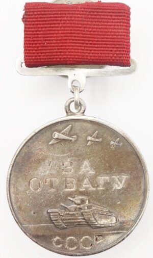 Medal for Bravery to a T-34 commander