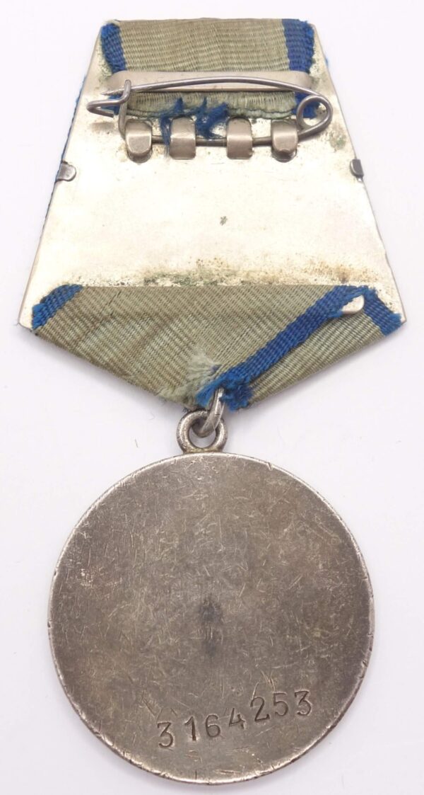 Soviet Medal for Bravery awarded to a jewish sniper