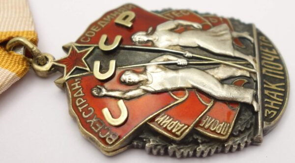 Soviet Order of the Badge of Honor #378906 - Image 9