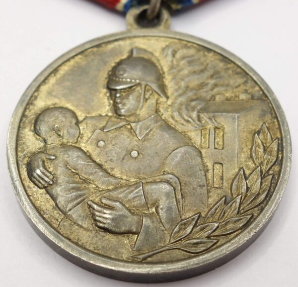 Soviet Medal for Courage in a Fire in Silver - Image 10