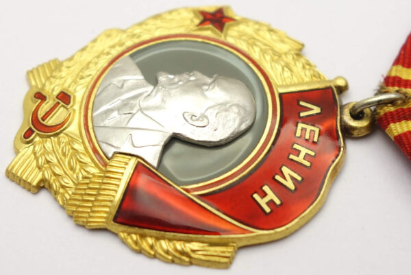 Soviet Order of Lenin #415924 - Image 8