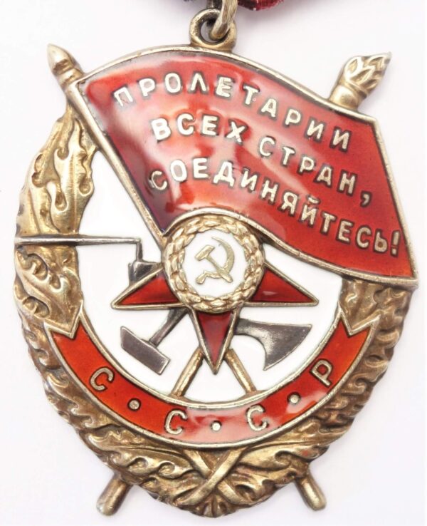 Soviet Order of the Red Banner #413329 with its order booklet - Image 4