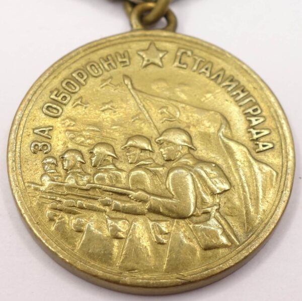 Soviet Medal for the Defense of Stalingrad variation 1 with document to a female - Image 8