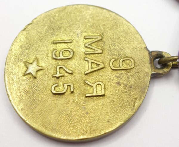 Documented group of an Order of the Red Star #1811211, Medals for Bravery #996740 + #2428981, two (!) jubilee Orders of the Patriotic War - Image 43