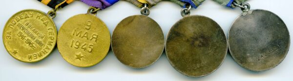 Documented group of an Order of the Red Star #1811211, Medals for Bravery #996740 + #2428981, two (!) jubilee Orders of the Patriotic War - Image 15