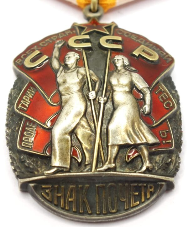 Set of two Orders of the Badge of Honor #261382 and #1299262 with booklets to husband and wife - Image 22