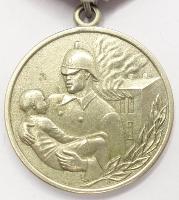 Soviet Medal for Courage in a Fire - Image 2