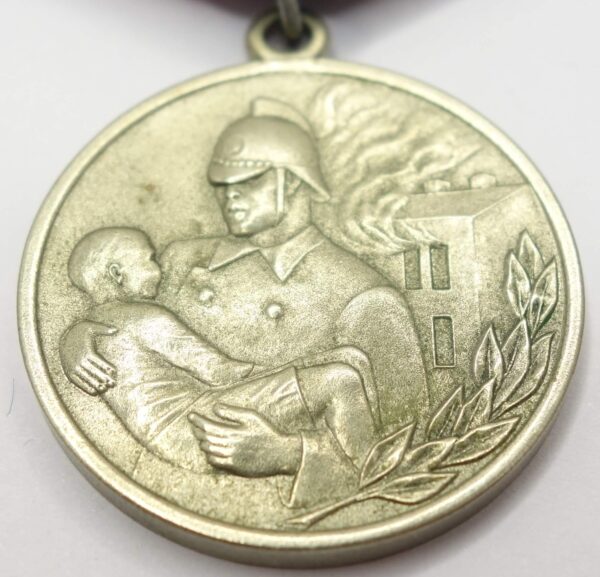 Soviet Medal for Courage in a Fire - Image 10