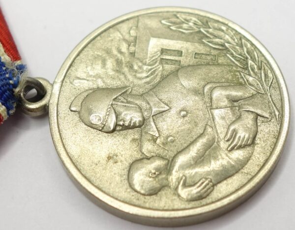 Soviet Medal for Courage in a Fire - Image 12
