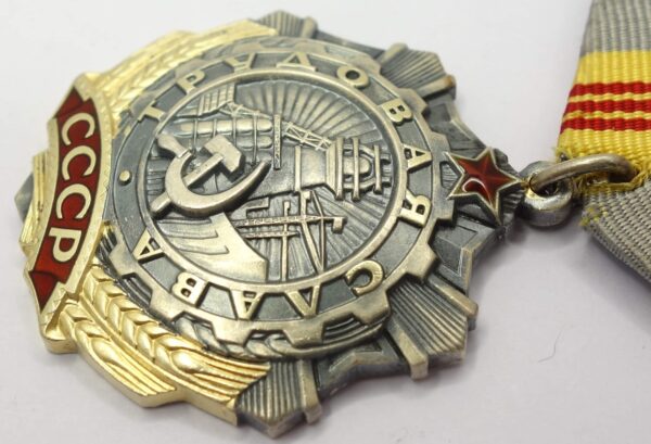Soviet Order of Labor Glory 3rd class #265279 with booklet - Image 9