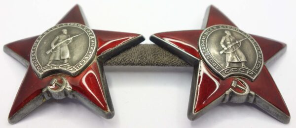 Group of two Soviet Orders of the Red Star #1516323 + #3420901 on improvised suspension bar - Image 6