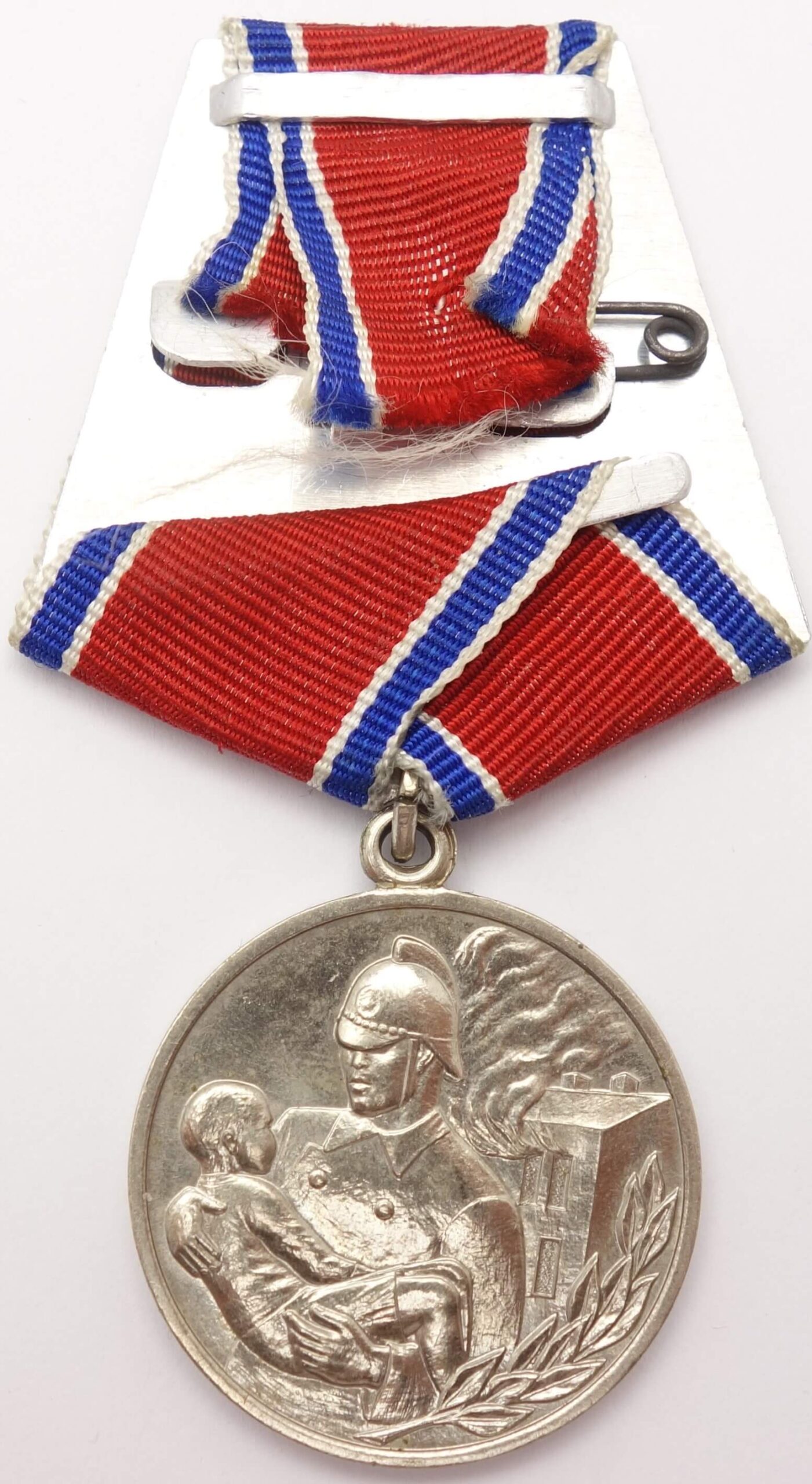 Soviet Medal for Courage in a Fire - Image 6
